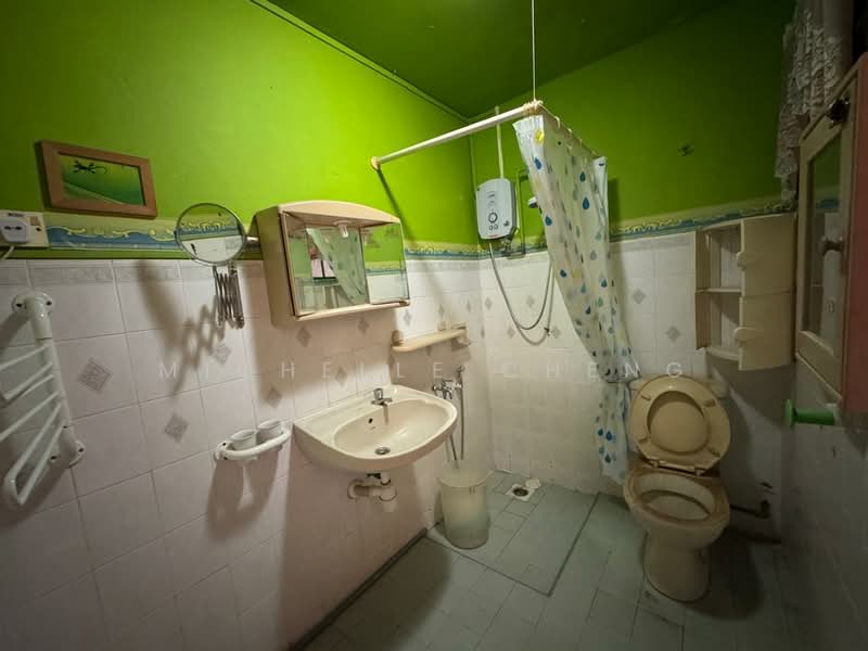 Rumah Teres 2 Tingkat untuk Dijual di Taman Bukit Cheras (Cheras) - MICHELLE CHENG - Bathroom - PropertyGuru.com.my