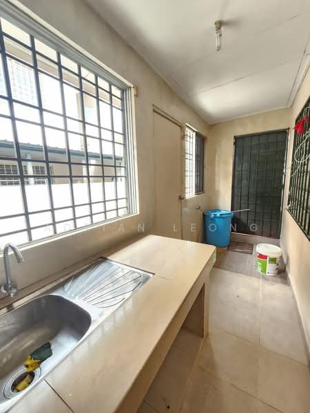 2-storey Terraced House for Sale in Bandar Kinrara (Selangor) - Adrian Leong - Kitchen - PropertyGuru.com.my