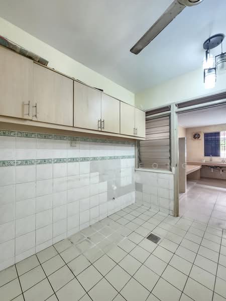 2-storey Terraced House for Sale in Bandar Kinrara (Selangor) - Adrian Leong - Kitchen - PropertyGuru.com.my