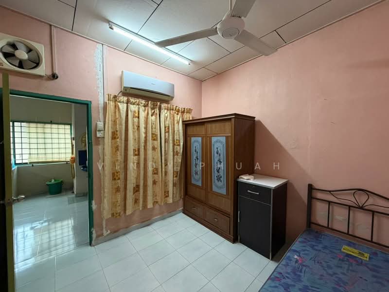 Rumah Teres 1 Tingkat untuk Dijual di Taman Merak (Simpang Ampat) - Vindy Phuah - Bedroom - PropertyGuru.com.my