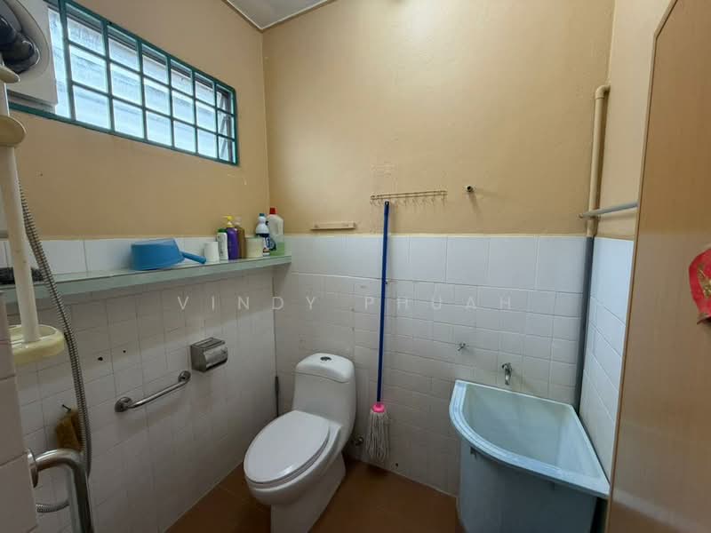 Rumah Teres 1 Tingkat untuk Dijual di Taman Merak (Simpang Ampat) - Vindy Phuah - Bathroom - PropertyGuru.com.my