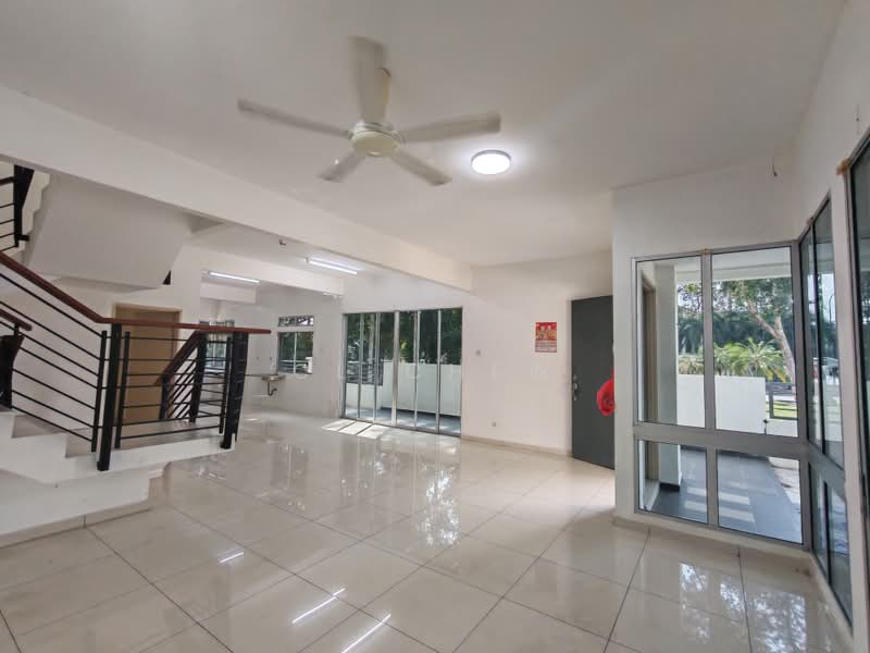 2-storey Terraced House for Rent in Bandar Parklands (Klang) - CL Chew - Living Room - PropertyGuru.com.my