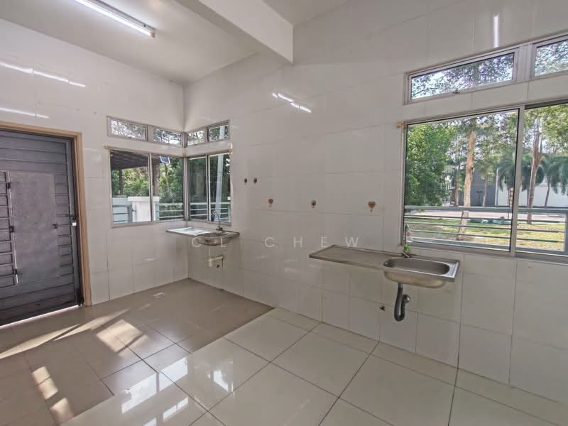 2-storey Terraced House for Rent in Bandar Parklands (Klang) - CL Chew - Kitchen - PropertyGuru.com.my