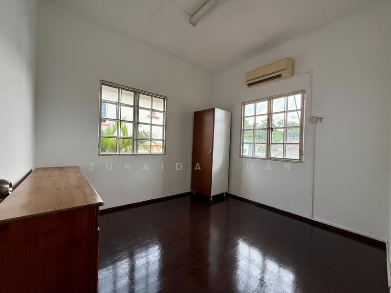 Rumah Berkembar untuk Dijual di Saujana Impian (Kajang) - Zuraidah Dan - Bedroom - PropertyGuru.com.my