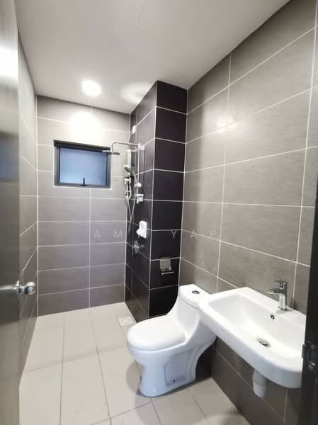 Kondominium untuk Disewa di The Henge - Amy Yap - Bathroom - PropertyGuru.com.my
