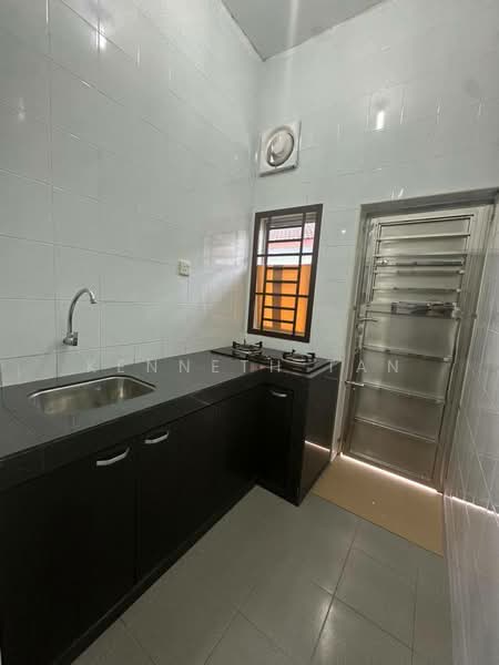 Terraced House for Rent in Austin Crest (Johor Bahru) - Kenneth Tan - Kitchen - PropertyGuru.com.my