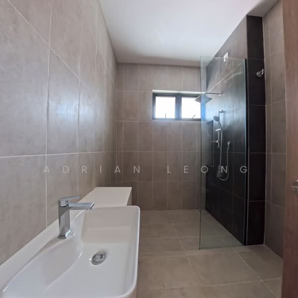 2-storey Terraced House for Sale in Bandar Kinrara (Selangor) - Adrian Leong - Bathroom - PropertyGuru.com.my