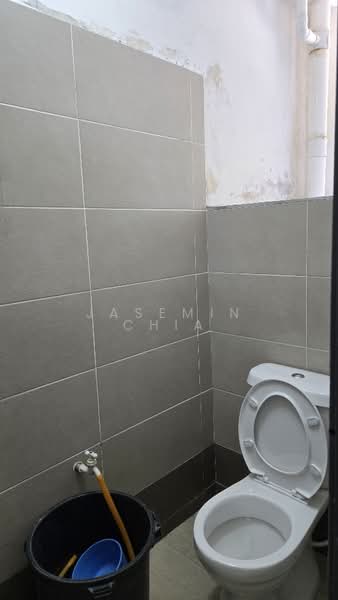Terrace Factory for Rent in Kepong (Selangor) - Jasemin Chia - Bathroom - PropertyGuru.com.my