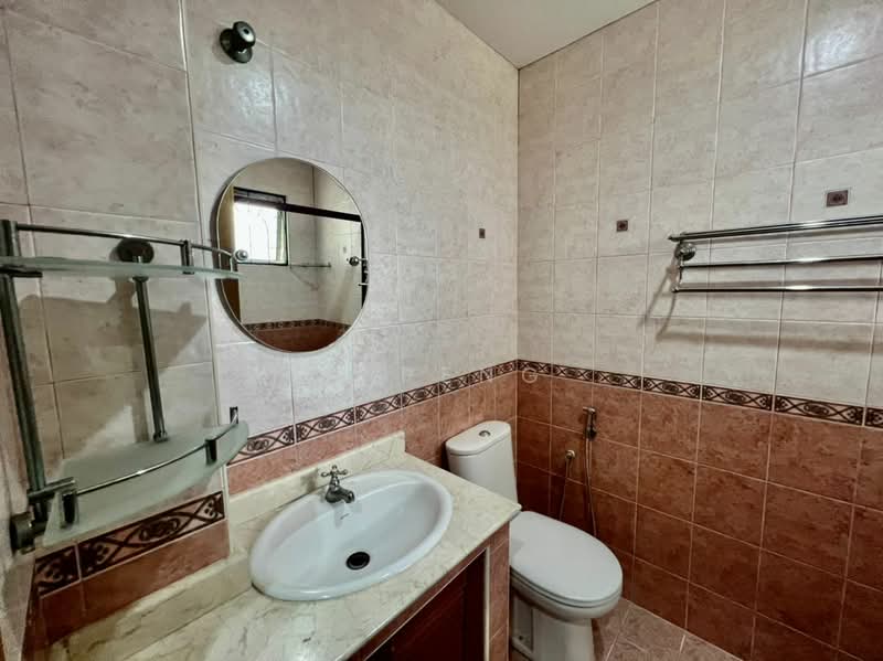 2-storey Terraced House for Rent in Taman Tun Dr Ismail (Kuala Lumpur) - Yin Peng . - Bathroom - PropertyGuru.com.my