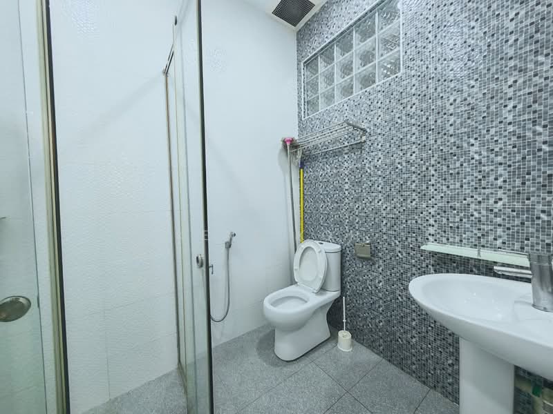 Rumah Kluster untuk Dijual di Skudai (Johor) - Kent Koh - Bathroom - PropertyGuru.com.my