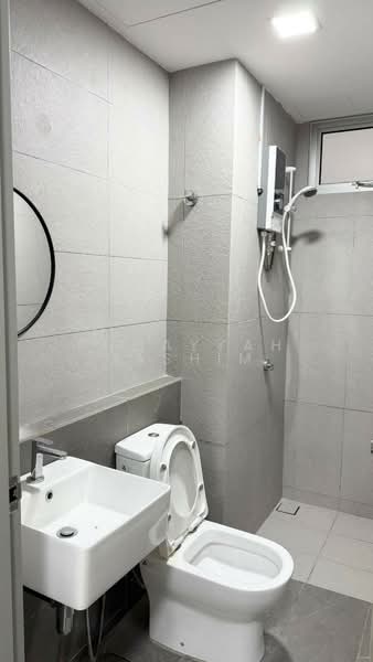 Condominium for Rent at Sanderling Lakefront - Ruqayyah Hashim - Bathroom - PropertyGuru.com.my