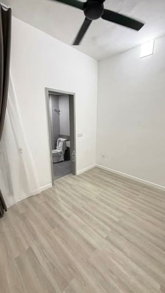 Condominium for Rent at Sanderling Lakefront - Ruqayyah Hashim - Bathroom - PropertyGuru.com.my