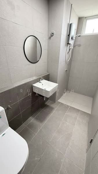 Condominium for Rent at Sanderling Lakefront - Ruqayyah Hashim - Bathroom - PropertyGuru.com.my