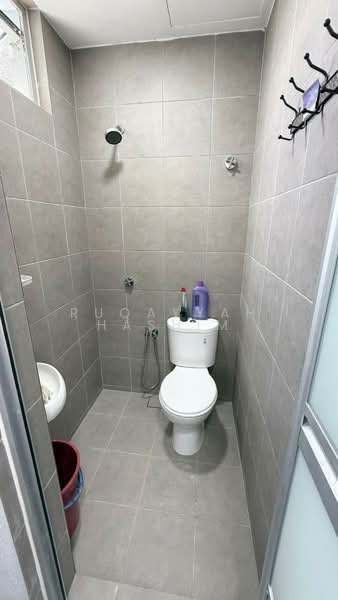 Condominium for Rent at Sanderling Lakefront - Ruqayyah Hashim - Bathroom - PropertyGuru.com.my