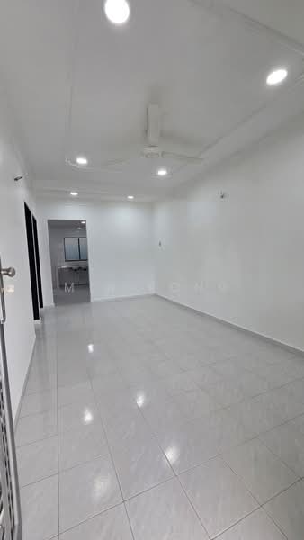 Terraced House for Sale in Taman Universiti (Sri Gading) - Min Kong - Living Room - PropertyGuru.com.my