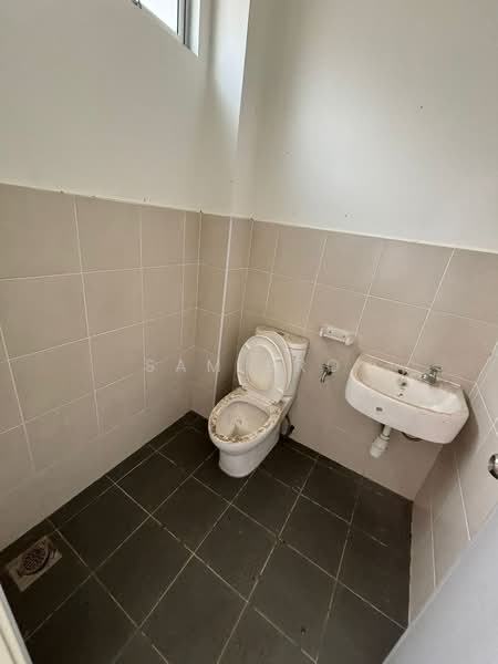 Rumah Teres 2 Tingkat untuk Dijual di Taman Bestari Perdana (Pasir Gudang) - Sam Bro - Bathroom - PropertyGuru.com.my