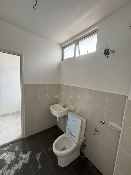 Rumah Teres 2 Tingkat untuk Dijual di Taman Bestari Perdana (Pasir Gudang) - Sam Bro - Bathroom - PropertyGuru.com.my