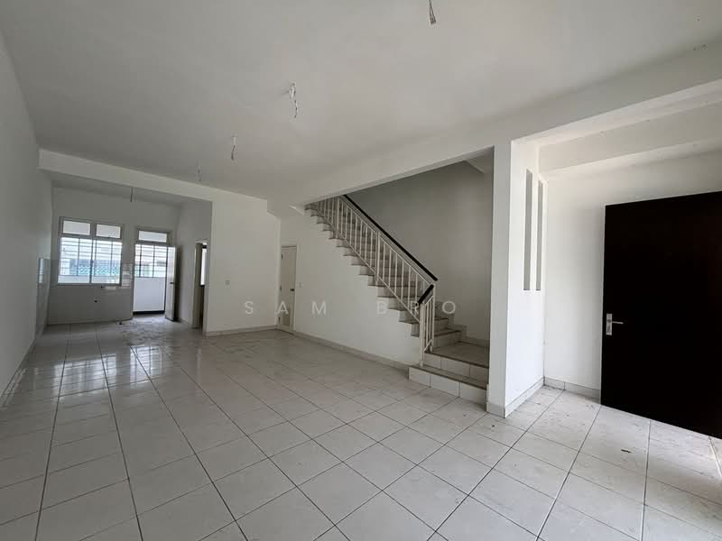 Rumah Teres 2 Tingkat untuk Dijual di Taman Bestari Perdana (Pasir Gudang) - Sam Bro - Living Room - PropertyGuru.com.my