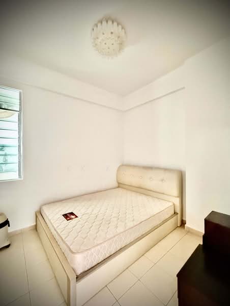 Kondominium untuk Disewa di The Waterfront Condominium - KK Kwok - Bedroom - PropertyGuru.com.my