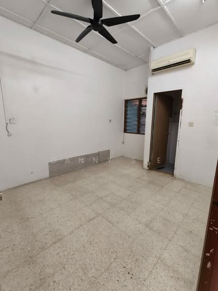 Rumah Teres 1 Tingkat untuk Dijual di Taman Putri Kulai (Kulai) - Danny See - Interior - PropertyGuru.com.my