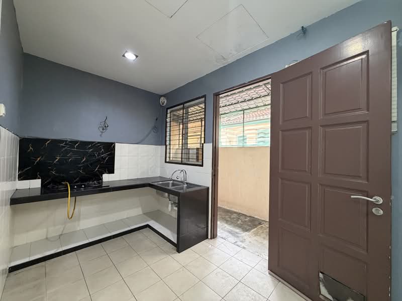 2-storey Terraced House for Sale in Kota Kemuning (Shah Alam) - Elyn Teh - Kitchen - PropertyGuru.com.my