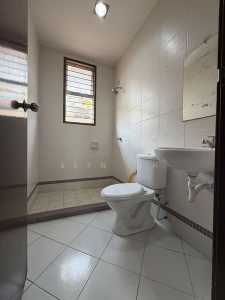 2-storey Terraced House for Sale in Kota Kemuning (Shah Alam) - Elyn Teh - Bathroom - PropertyGuru.com.my