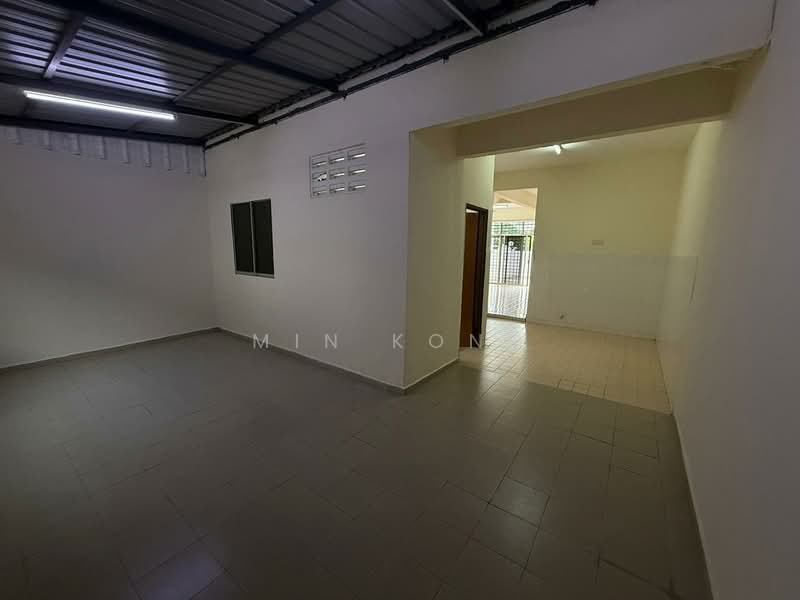 Rumah Teres 2 Tingkat untuk Disewa di Taman Puteri Wangsa (Ulu Tiram) - Min Kong - Interior - PropertyGuru.com.my