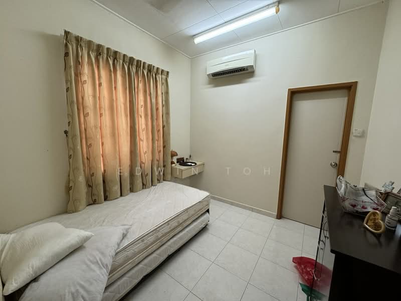 Rumah Teres 2 Tingkat untuk Dijual di Taman Setia Indah (Tebrau) - Edwin Toh - Bedroom - PropertyGuru.com.my