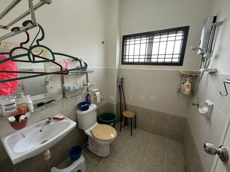 Rumah Teres 2 Tingkat untuk Dijual di Taman Setia Indah (Tebrau) - Edwin Toh - Bathroom - PropertyGuru.com.my