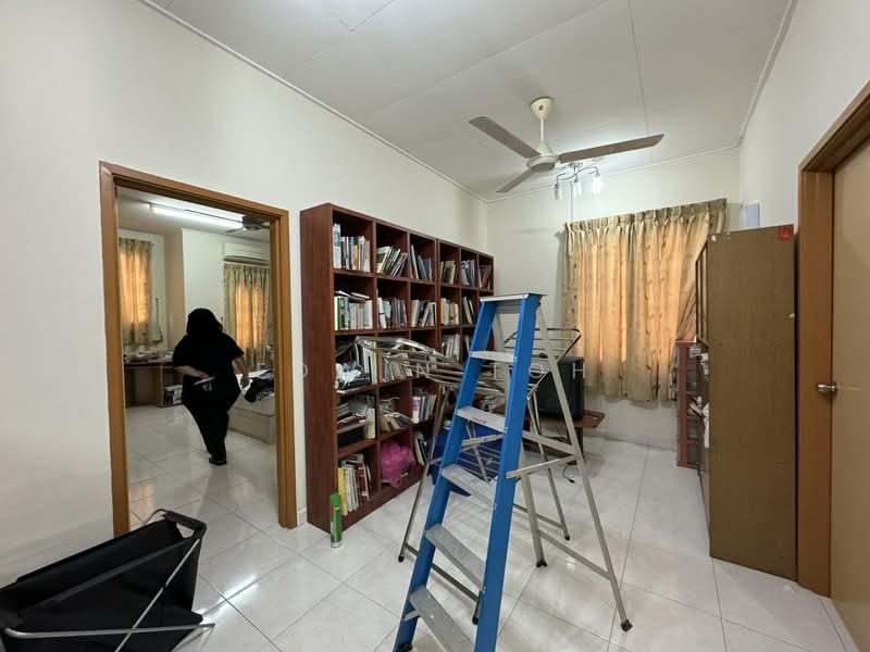 Rumah Teres 2 Tingkat untuk Dijual di Taman Setia Indah (Tebrau) - Edwin Toh - Study - PropertyGuru.com.my
