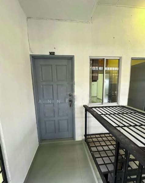 Rumah Flat untuk Dijual di Taman Sri Manja - Joanne Diong - Entrance - PropertyGuru.com.my