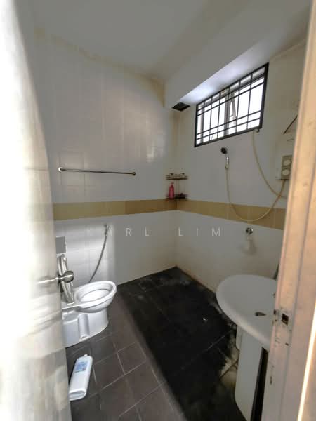 Rumah Teres 2 Tingkat untuk Dijual di Taman Ehsan Jaya (Ulu Tiram) - Karl Lim - Bathroom - PropertyGuru.com.my