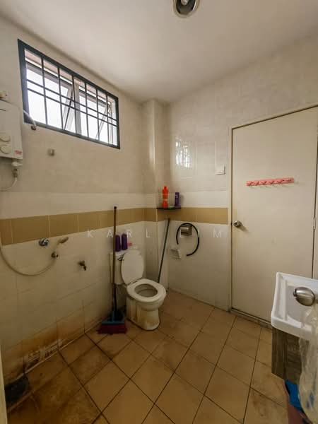 Rumah Teres 2 Tingkat untuk Dijual di Taman Ehsan Jaya (Ulu Tiram) - Karl Lim - Bathroom - PropertyGuru.com.my