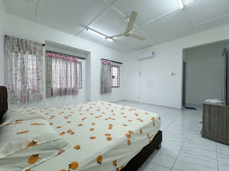 2-storey Terraced House for Rent in Bandar Indahpura (Kulai) - Robin Teo - Bedroom - PropertyGuru.com.my