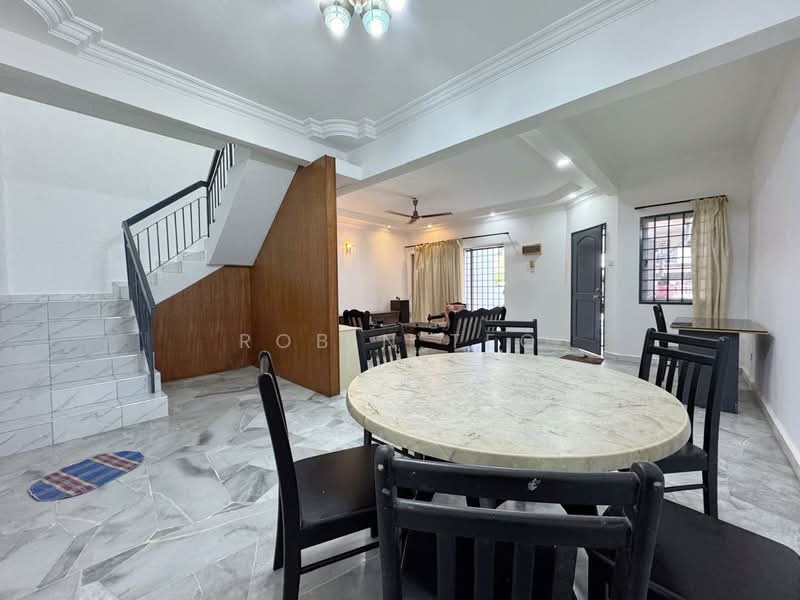 2-storey Terraced House for Rent in Bandar Indahpura (Kulai) - Robin Teo - Living Room - PropertyGuru.com.my