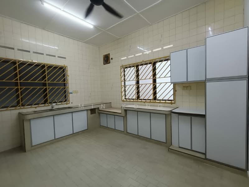 Rumah Teres 1 Tingkat untuk Disewa di Taman Daya (Johor Bahru) - Min Kong - Kitchen - PropertyGuru.com.my
