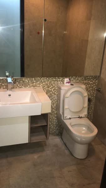 Kondominium untuk Disewa di Vivo Residential Suites - Winnie Tai - Bathroom - PropertyGuru.com.my