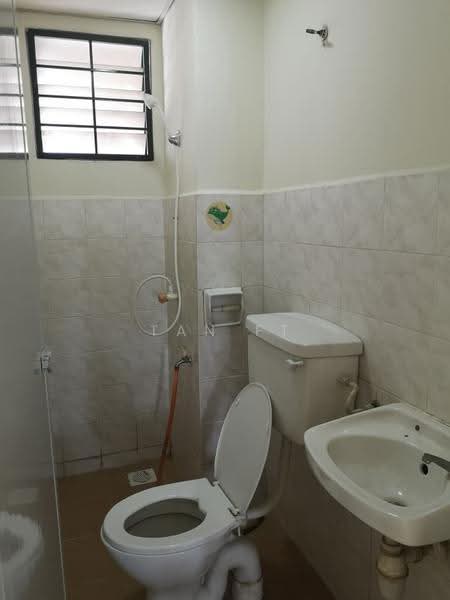 Pangsapuri untuk Disewa di SD Apartments II - Tan FT - Bathroom - PropertyGuru.com.my