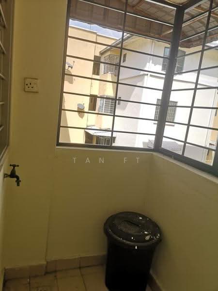 Pangsapuri untuk Disewa di SD Apartments II - Tan FT - Balcony - PropertyGuru.com.my