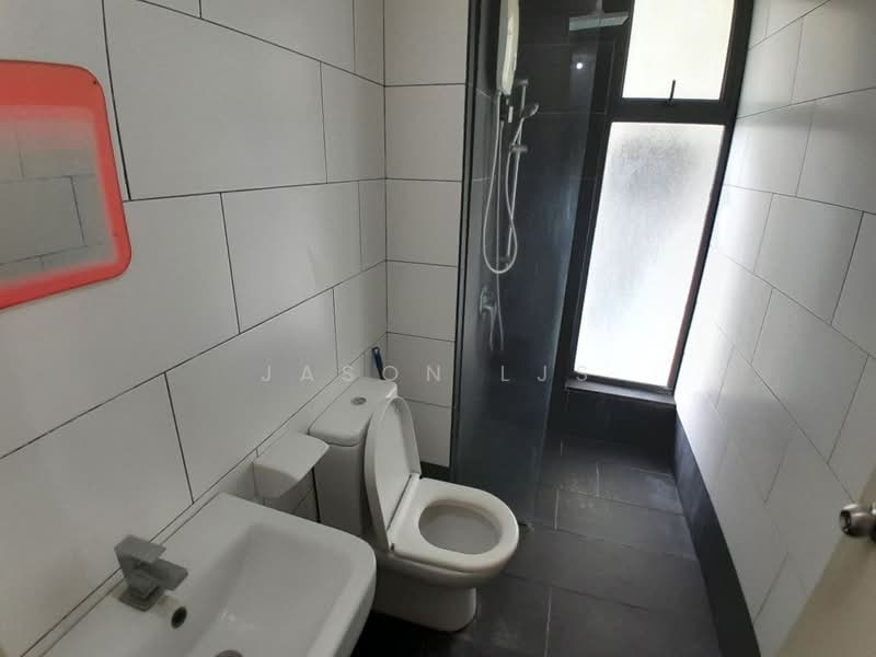 Servis Apartment untuk Disewa di Univ 360 Place - Jason LJS - Bathroom - PropertyGuru.com.my