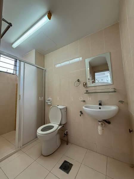 Pangsapuri untuk Disewa di Pulai View - Max Loh - Bathroom - PropertyGuru.com.my