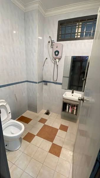 2-storey Terraced House for Sale in Skudai (Johor) - Alan Lee - Bathroom - PropertyGuru.com.my