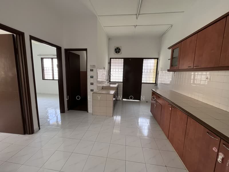 Rumah Teres 1 Tingkat untuk Disewa di SS12 (Subang Jaya) - Joey Wong - Kitchen - PropertyGuru.com.my