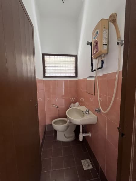 Rumah Teres 1 Tingkat untuk Disewa di SS12 (Subang Jaya) - Joey Wong - Bathroom - PropertyGuru.com.my
