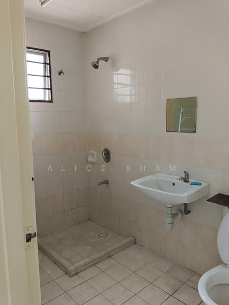 2-storey Terraced House for Rent in Denai Alam (Shah Alam) - Alice Kham - Bathroom - PropertyGuru.com.my