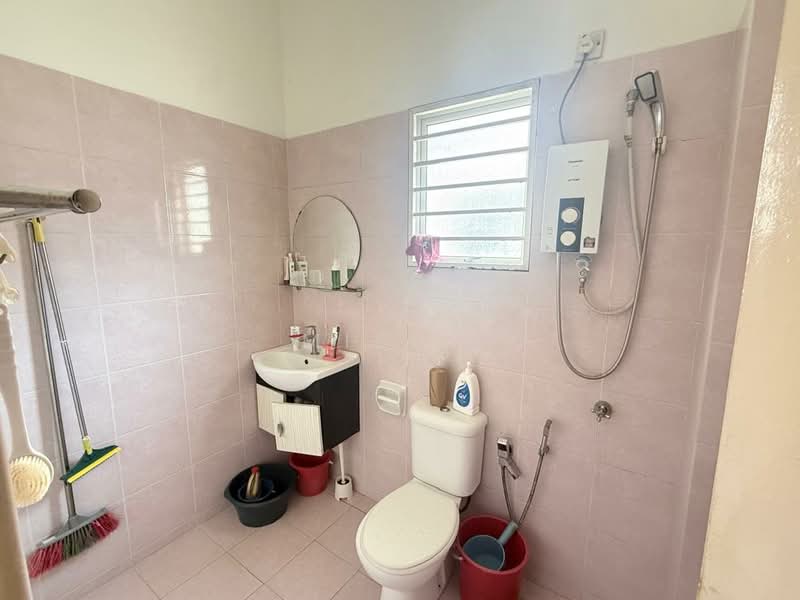 2-storey Terraced House for Sale in Taman Tasik Prima (Puchong) - Miki . - Bathroom - PropertyGuru.com.my