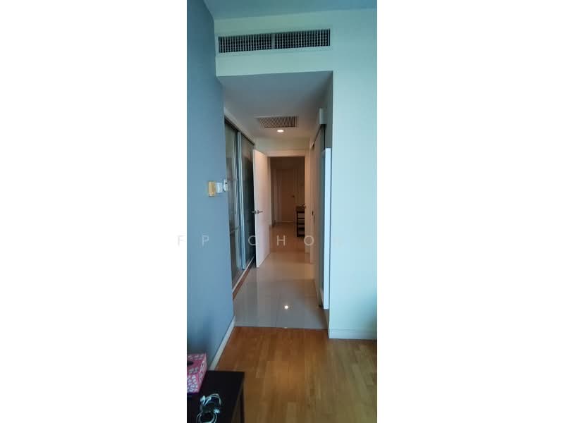 Servis Apartment untuk Disewa di Solaris Dutamas - FP CHONG - Corridor - PropertyGuru.com.my
