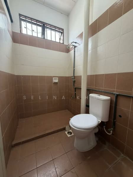Rumah Berkembar untuk Dijual di Bandar Putra Bertam (Kepala Batas) - Selina Khoo - Bathroom - PropertyGuru.com.my