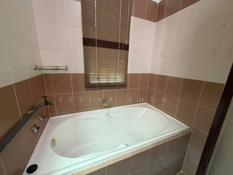 Rumah Berkembar untuk Dijual di Bandar Putra Bertam (Kepala Batas) - Selina Khoo - Bathroom - PropertyGuru.com.my