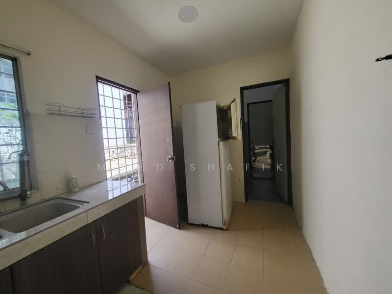 Terraced House for Rent in Usj 13 (Subang Jaya) - Mohd Shafik - Kitchen - PropertyGuru.com.my